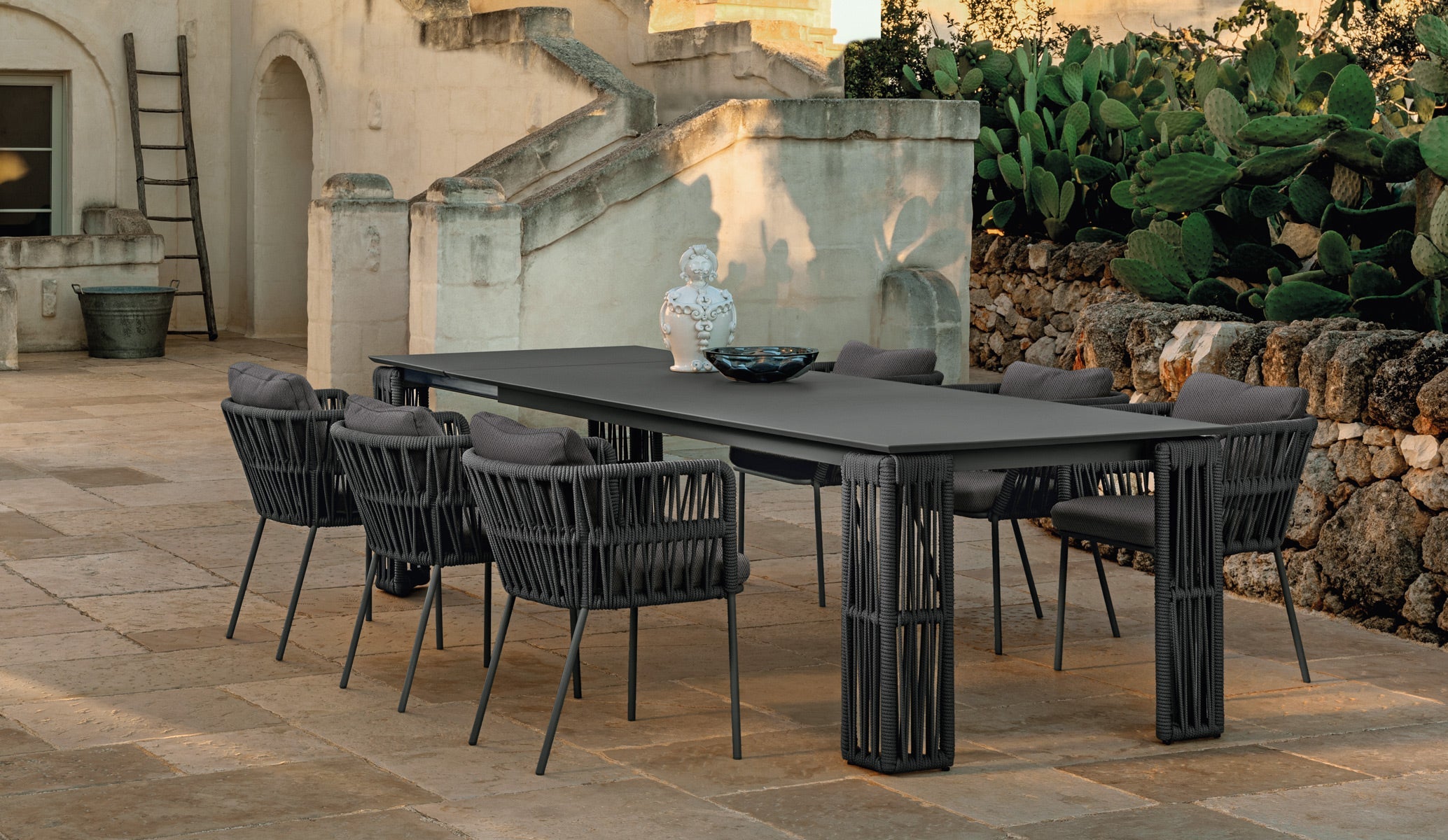 Chaise_Tissu_Table_industrielle_exterieure