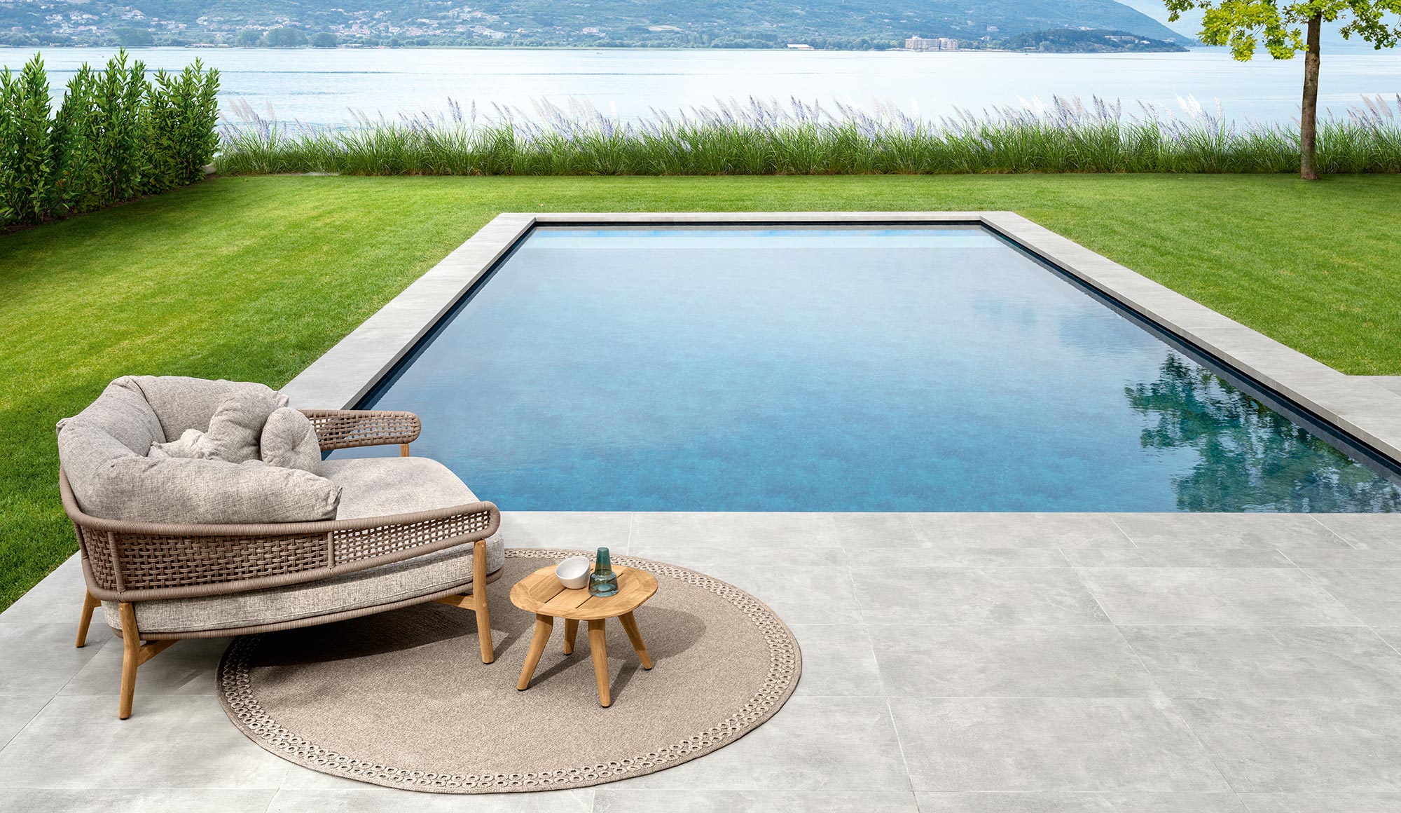 Table-Basse-Exterieure-Bois-Clair-pas_cher