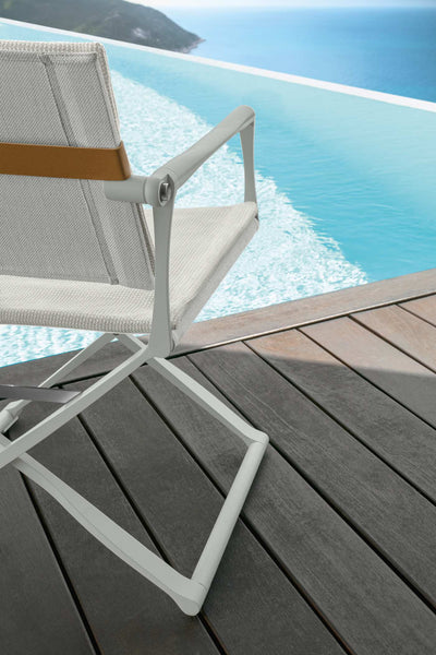 fauteuil_pied_croise